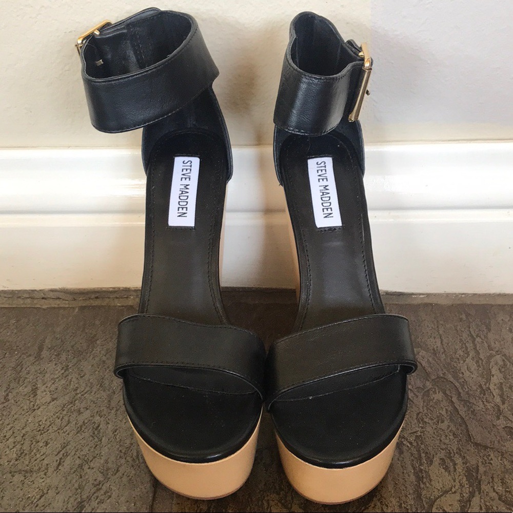 NWOT Steve Madden Black Leather Wedge